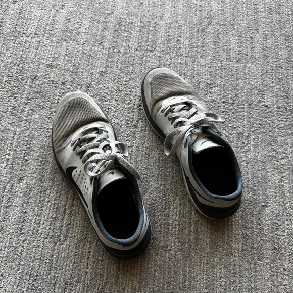Nike men's running shoes size 8 - Picture 1 of 5